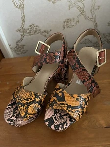 H&M Snake Print 2 Tone Wedge with Open Toe/Ankle Strap/Block Heel Size 3.5 EU 36 - Picture 1 of 7