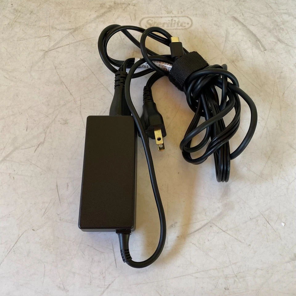 HP 45W USB C Charger Power Adapter - Image 1 of 3