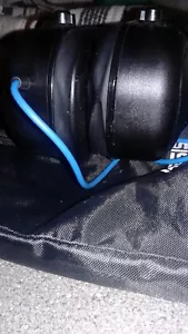 alesis headphones and pouch mp3 downloads upto 1700 - Picture 1 of 4