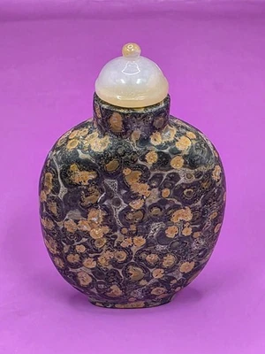 Botella de tabaco tallada en piedra de pudín chino Foto 1 de 4