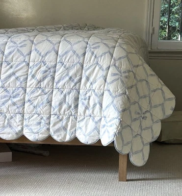 Pratesi Queen Comforter Coverlet Quilted Bows Scalloped Blue Linens - Image 1 of 4