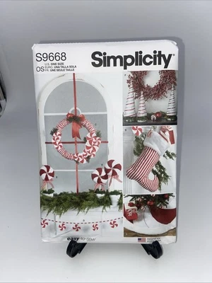simplicity  Christmas Decor  - Image 1 of 2