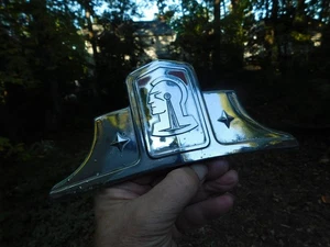 Pontiac 1948 emblema capó - Imagen 1 de 4