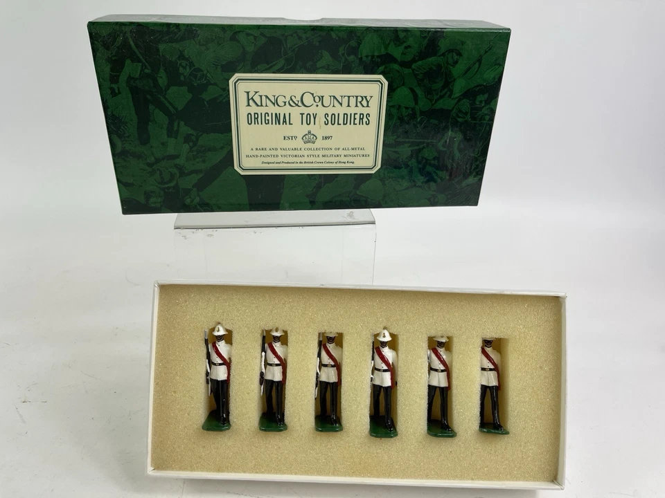 Banda de policía de Bahamas escolta 6 piezas por King & Country, conjunto brillante temprano retirado Foto 1 de 4