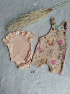 Baby Set Größe 68 - Body & Latzshorts mit Winnie Pooh Motiv - Bild 1 von 2