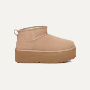 NEW Women's Shoes UGG CLASSIC ULTRA MINI PLATFORM Ankle Boots 1135092 SAND - Picture 1 of 1