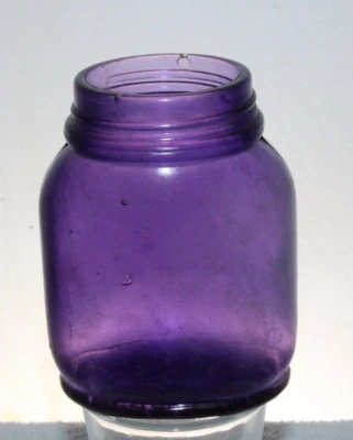 ANTIGUO FRASCO DE MEDICINA DR BRADLEY & SOLB PÚRPURA 3 1/2"" Foto 1 de 4