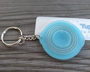 Tupperware Rare Medium Blue / Aqua Flat Out Keychain / Keyring - Not USA - NIP - Picture 1 of 12