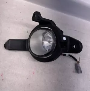 2018 2019 TOYOTA C-HR FRONT FOG LIGHT OEM LEFT Halogen LH W/Bracket - Picture 1 of 9