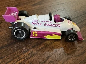 Matchbox F1 Racer Hyflo 1984 escapes Goodyear coche de carreras suelto - Imagen 1 de 5