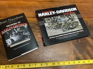 Lot Of 2 Signed Books Jean Davidson Family Album & Growing Up Harley Autographed - Foto 1 di 6