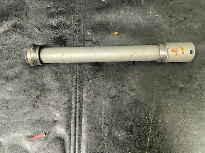 HONDA CBR1000RR 2011 2008 2009 2010 EJE DELANTERO CON ESPACIADORES Y PERNO/TUERCA Foto 1 de 2