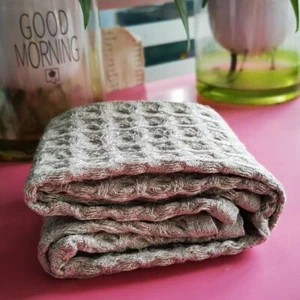 ANTIBACTERIAL TOWEL 12" X 16"ANTIMICROBIAL MICROFIBER YARN EMBEDDED SILVER TOWEL - Picture 1 of 2