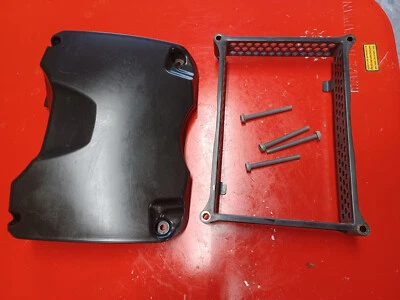 BMW R 1200 GS ADVENTURE 2015 CUBIERTA DE SERVICIO DE ADMISIÓN Y ELEMENTO DE FILTRO DE AIRE CON TORNILLOS Foto 1 de 4