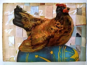 Pollo gallina seduta su uovo carta tessuta sfondo collage carta arte ACEO ATC - Foto 1 di 1