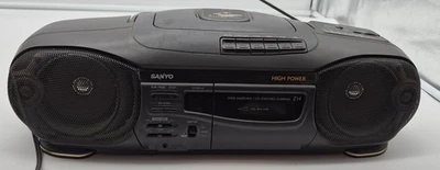 Reproductor de CD Sanyo VintageZ14 radio AM/FM casete boombox. Funciona bien Foto 1 de 4