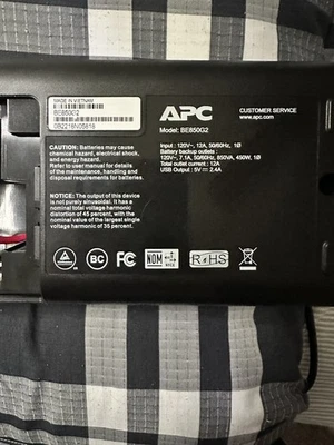 Protector contra sobretensiones de respaldo de batería APC BE850G2 850VA 450 W - probado Foto 1 de 3