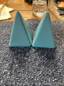 Vintage Corelle Ceramic Turquoise Pyramid Salt & Pepper Shakers New - Picture 1 of 5