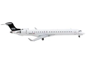 Bombardier CRJ900 Commercial Aircraft "Mesa Airlines" White with Black Tail 1/40 - Picture 1 of 2