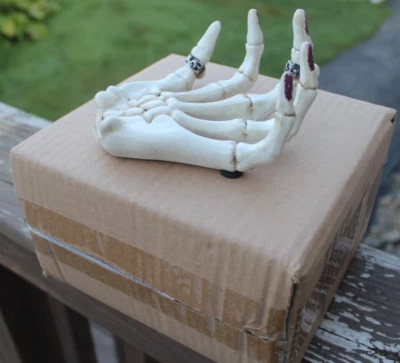 Candelabro Yankee PHANTASMORGIA MANO BRUJAS ~Nuevo en Caja~ Foto 1 de 2