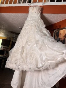 Jasmine Strapless Puff Ruffle Sequin Organza Wedding Dress. Size 6 - Picture 1 of 12
