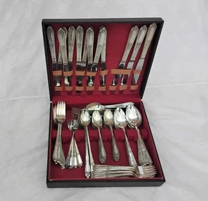 Wm Rogers IS  96  Piece Silverplate Flatware Set Guild Cotillion Pattern - Picture 1 of 24