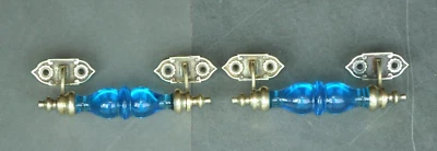 Manijas de puerta artesanales finas vintage de vidrio azul y latón de 2 piezas Foto 1 de 4