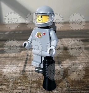 **NEW** 100% LEGO Classic Light Gray Space Man Decaled Minifigure - Picture 1 of 4