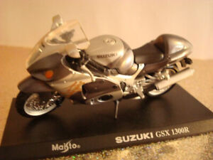 Suzuki GSX 1300 R Hayabusa Gris Argent - Maisto Super Bikes 1:18