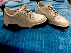 leather upper tennis shoes