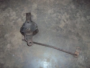 VINTAGE 4-SPEED SHIFTER WITH RODS CAMARO? TRANS AM? - Imagen 1 de 3
