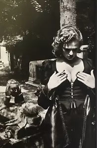 1979 Original HELMUT NEWTON - Tomb of Talina -matted Photo Litho-frame ready - Picture 1 of 3