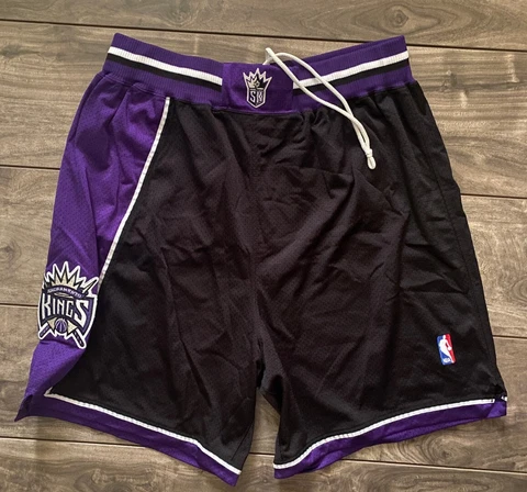 Vintage Reebok Authentic Sacramento Kings NBA Basketball Shorts Men's Size 38 Cover