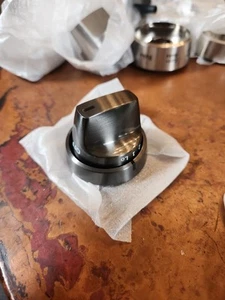 Perilla GE CAFÉ 223C7621P001 negra cepillada con base 223C7618P001 - Imagen 1 de 15