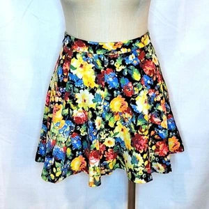 Lush Floral Flowy Mini Skirt Size Small - Picture 1 of 7