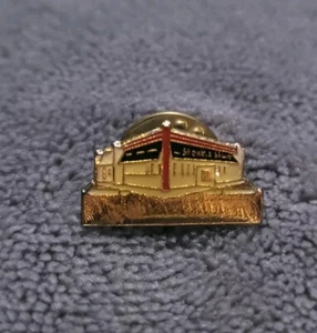 Vtg Steak N Shake Enamel Restaurant Staff Pin Restaurant Storefront Server - Picture 1 of 3