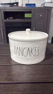 Rae Dunn PANCAKES Porte Chauffe Céramique avec Couvercle Collection Artisan - Photo 1/5