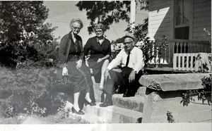 Niedliche ältere Leute s/w 3,5 x 5,5 Zoll Vintage Bearden Arkansas 1962 Foto - Bild 1 von 3