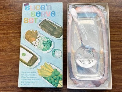 Wm Rogers Plateado Arándano Set Bandeja Ranurada Cuchara para Servir en Caja De Colección Foto 1 de 4