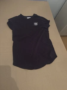 Camiseta SikSilk - Logo Negro - Talla Pequeña - Imagen 1 de 2