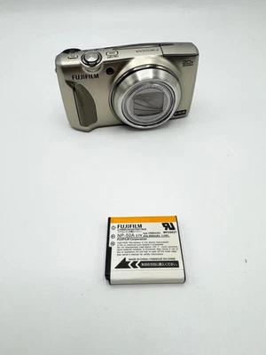 Fujifilm FinePix F900EXR Champagne Gold 16.0 MP Digital Camera Japan - Image 1 of 2