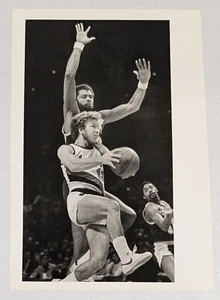 Kareem Abdul-Jabbar - Los Angeles Lakers - NBA - Type 1 photo with Dave Twardzik - Picture 1 of 3