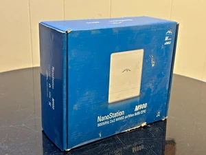 Ubiquiti NanoStation Loco M900 900MHz 2X2 MIMO airMax 8dBi CPE Open Box - Picture 1 of 5
