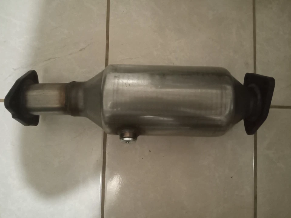 convertidor cattilítico gris para Hyundai Elantra 2000 Foto 1 de 1