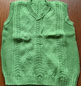 New Hand-Knitted Green V Neck Cozy Vest Size 7-10 Years - Picture 1 of 3
