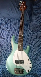 music man stingray 5 string - Picture 1 of 5