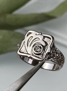 New AAA CZ Clam Shell Poison Ring Size 8 Silver Tone - Picture 1 of 15