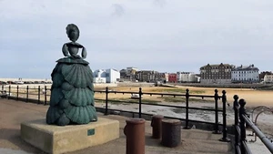 Margate KENT Mrs Booth Shell lady harbour A3 Photo Satin Print Unframed - Picture 1 of 3