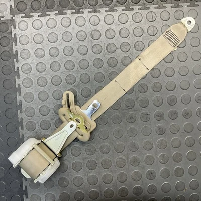 Lengua retractora cinturón de seguridad trasero izquierdo del lado del conductor Lexus RX 330 2004-2006 FABRICANTE DE EQUIPOS ORIGINALES Foto 1 de 4