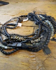 Menge 10 Stränge Schwarz Ton Perlen - Bild 1 von 10